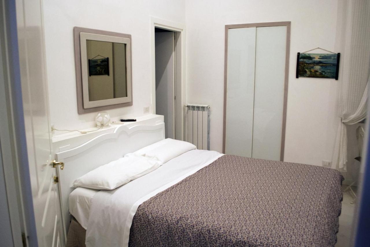 Le Stanze Di Dolly Bed and Breakfast Νάπολη Εξωτερικό φωτογραφία